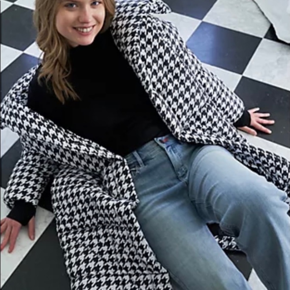 **SOLD**RARE! Houndstooth Puffer Coat. Oversized. Fits sizes X-Small thru Large. - Picture 5 of 9